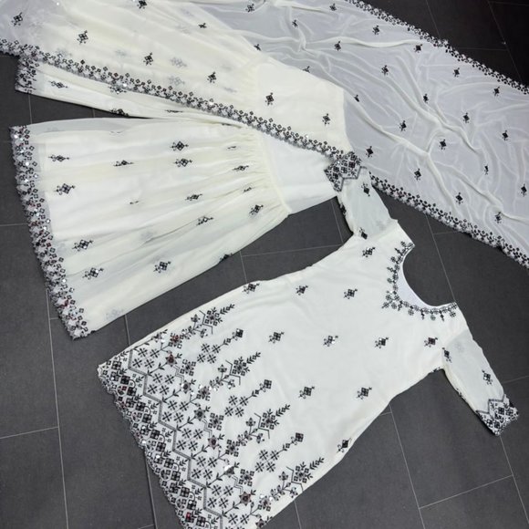 BEAUTIFUL SARA ALI KHAN WHITE SHRARA SET WITH ALL OVER SEQUENCE EMBROIDFERY WORK - Picture 6 of 12